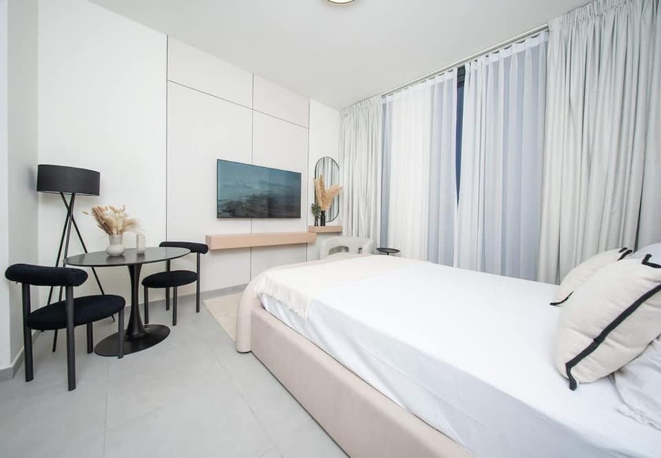 Stunning Studio in Solo 1 By Arada Apartment in Al Sharjah