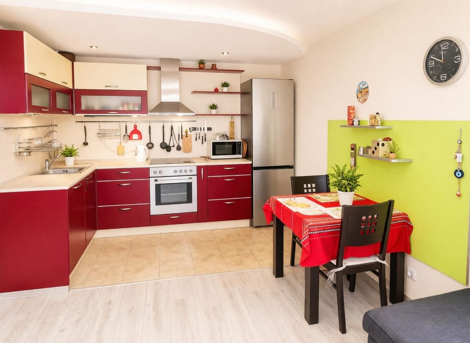 Kitchen or kitchenette, Dining area, oven, pet friendly, stove, toaster