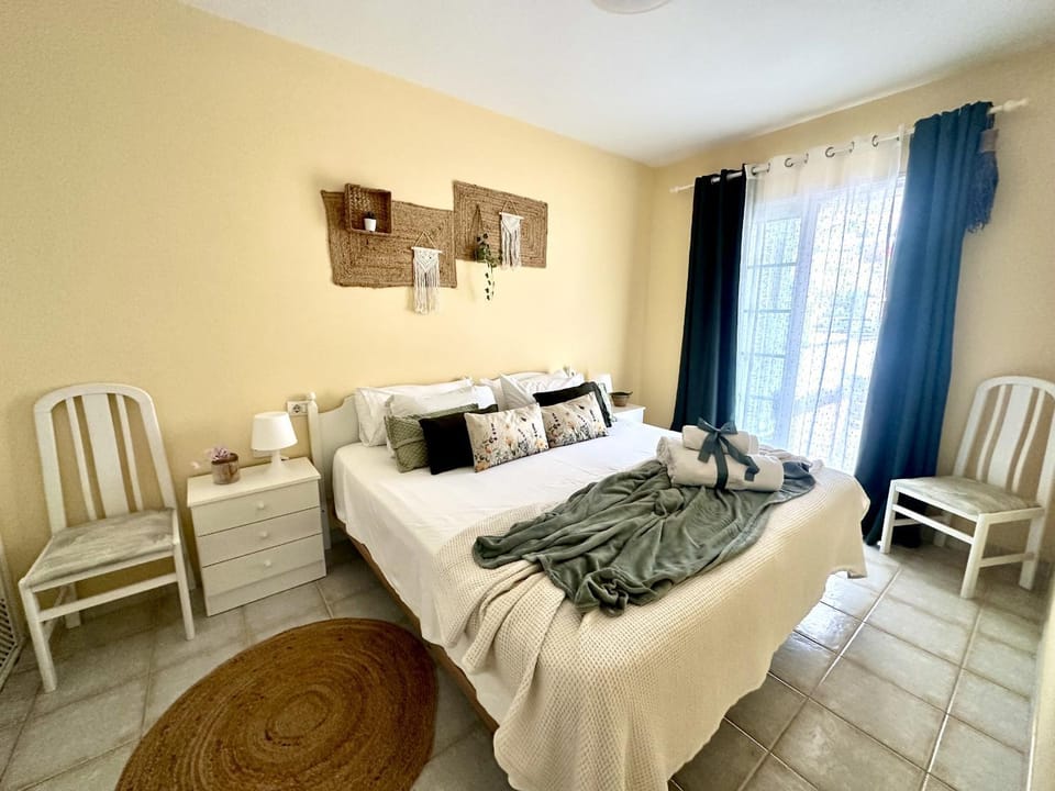 Bed, Bedroom