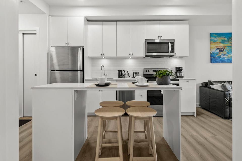Dining area, kitchen