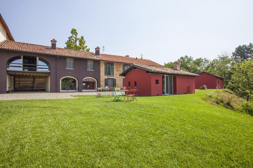 Garden, Balcony/Terrace, Decorative detail, Landmark view