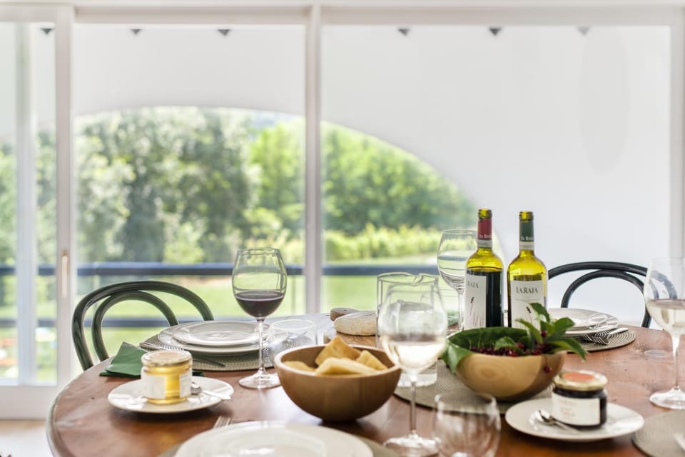 Day, Food and drinks, Photo of the whole room, Decorative detail, Dining area, On site