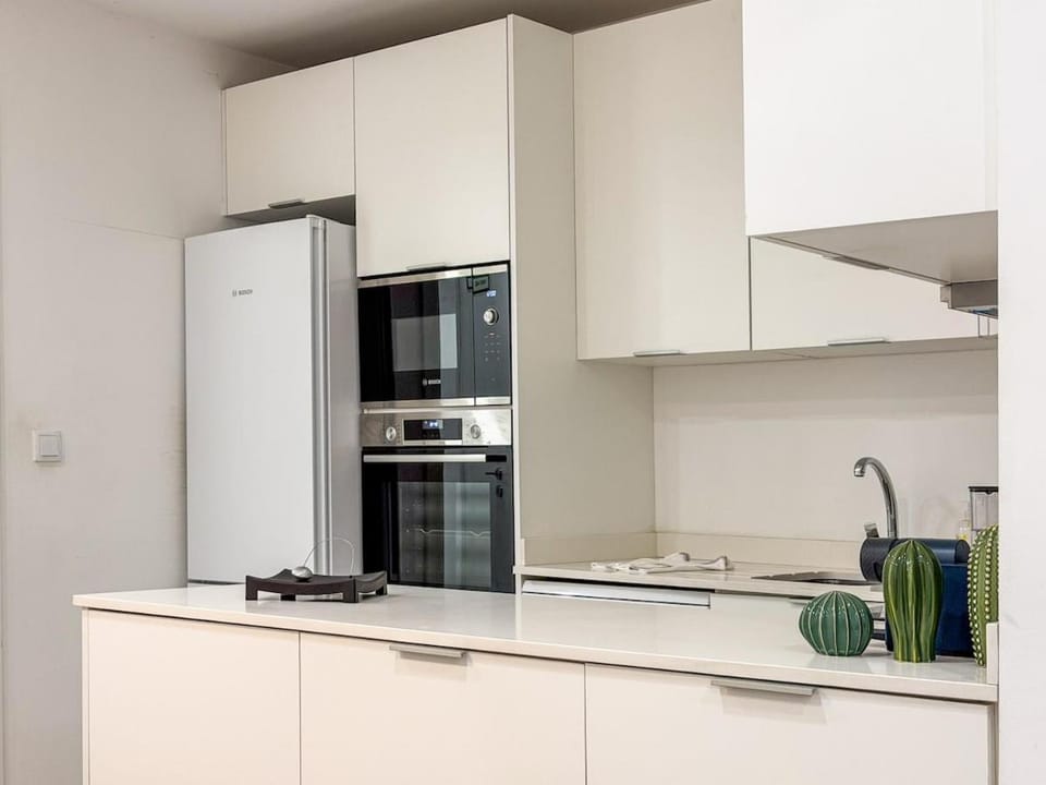Your home in Santa Marta Next to Liberdade Apartment in Lisbon