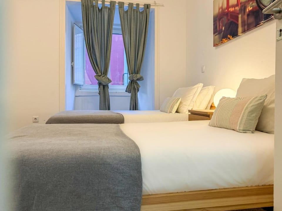 Your home in Santa Marta Next to Liberdade Apartment in Lisbon
