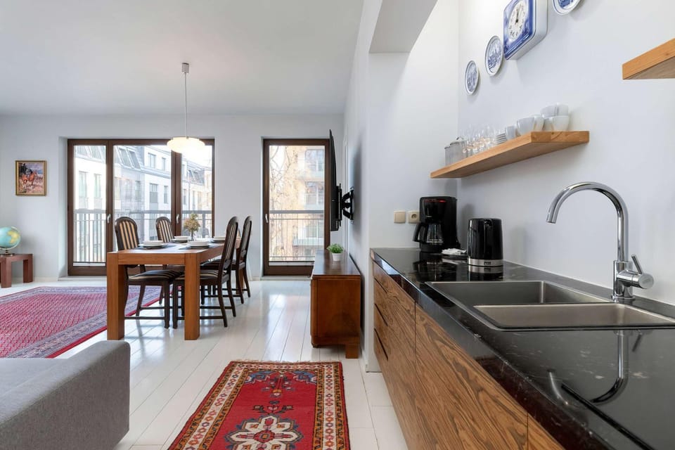 Kitchen or kitchenette, Seating area, Dining area