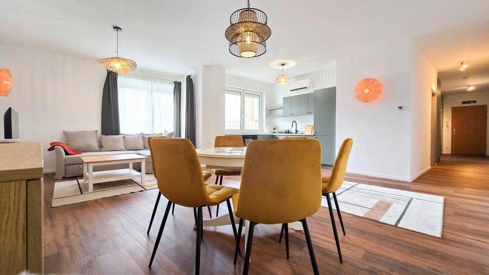 Living room, Dining area, kitchen