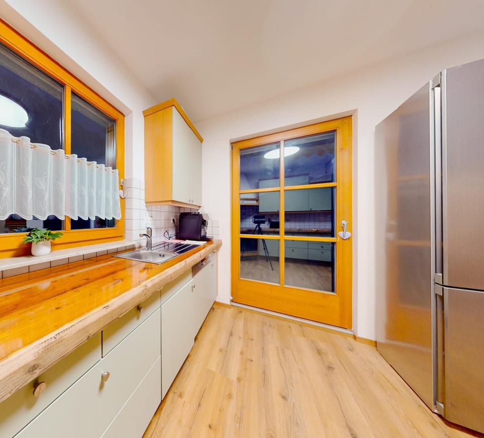 Kitchen or kitchenette, kitchen