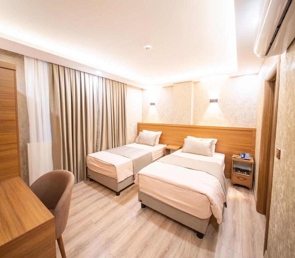 Bed, TV and multimedia, Photo of the whole room, Bedroom, wardrobe