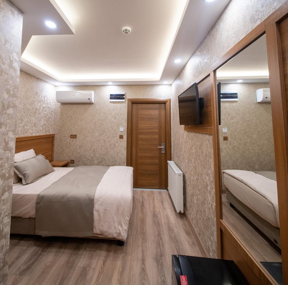 Bed, Photo of the whole room, Bedroom, wardrobe, air conditioner