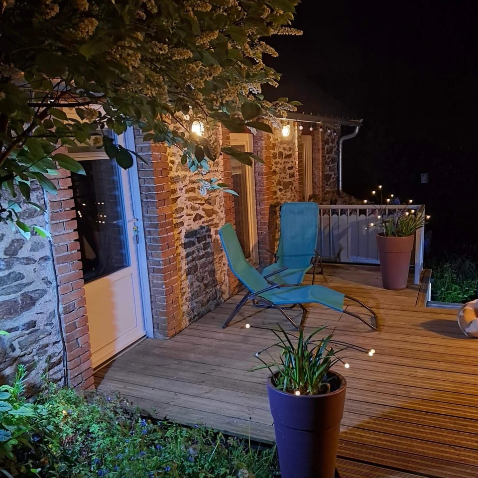 Patio, Night