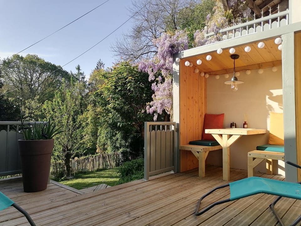Patio, Dining area
