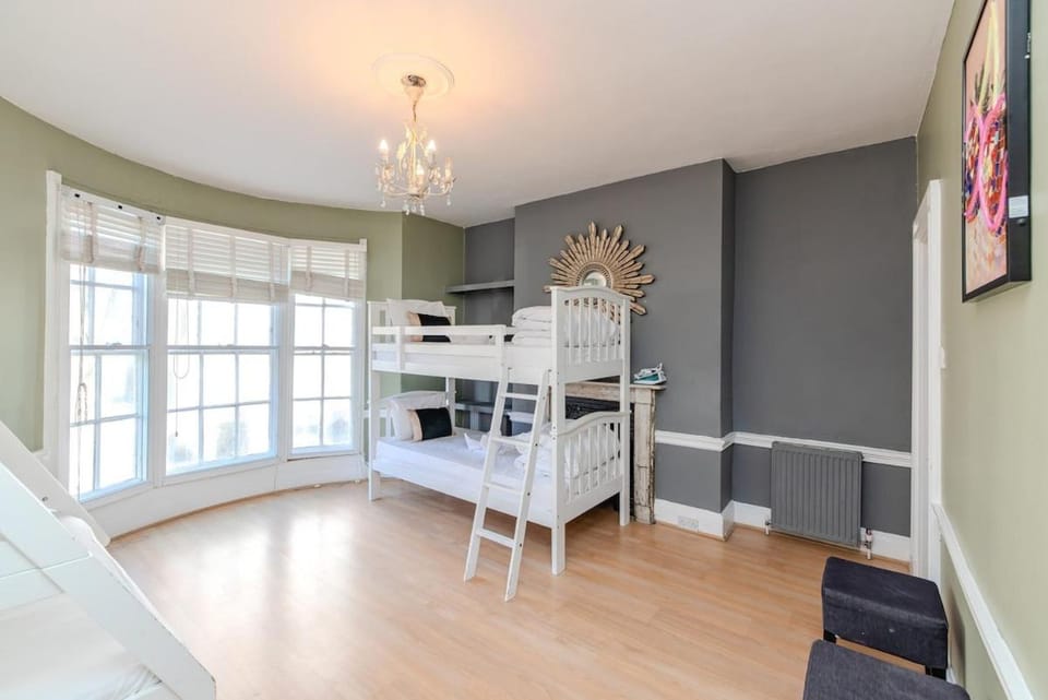 Stag do & Hen Party Welcome Beautiful town house next to Beach House in Brighton