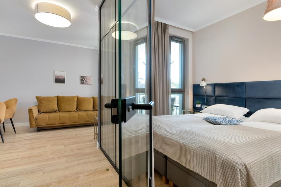Bed, Seating area, Bedroom, towels