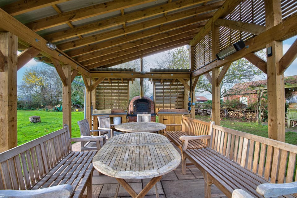 Model Farm by Group Retreats House in Bridgwater