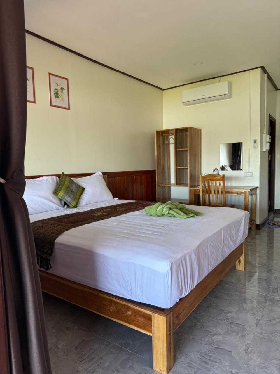 DONDET Suns down 1 Guesthouses riversides view Bed and Breakfast in Cambodia