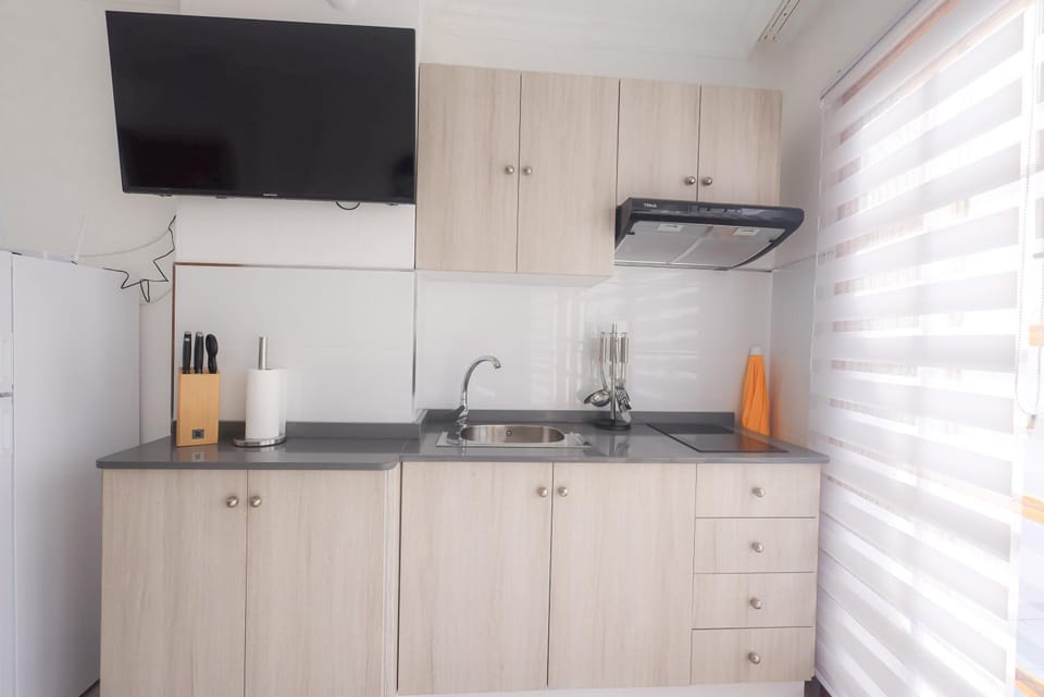 Kitchen or kitchenette, Living room
