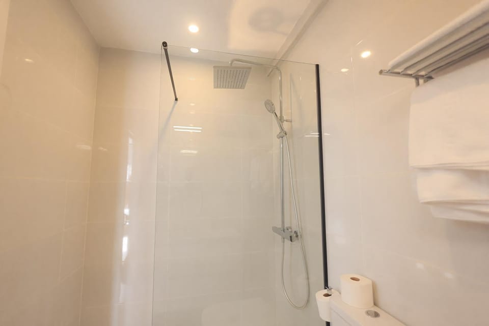 Bathroom, Living room