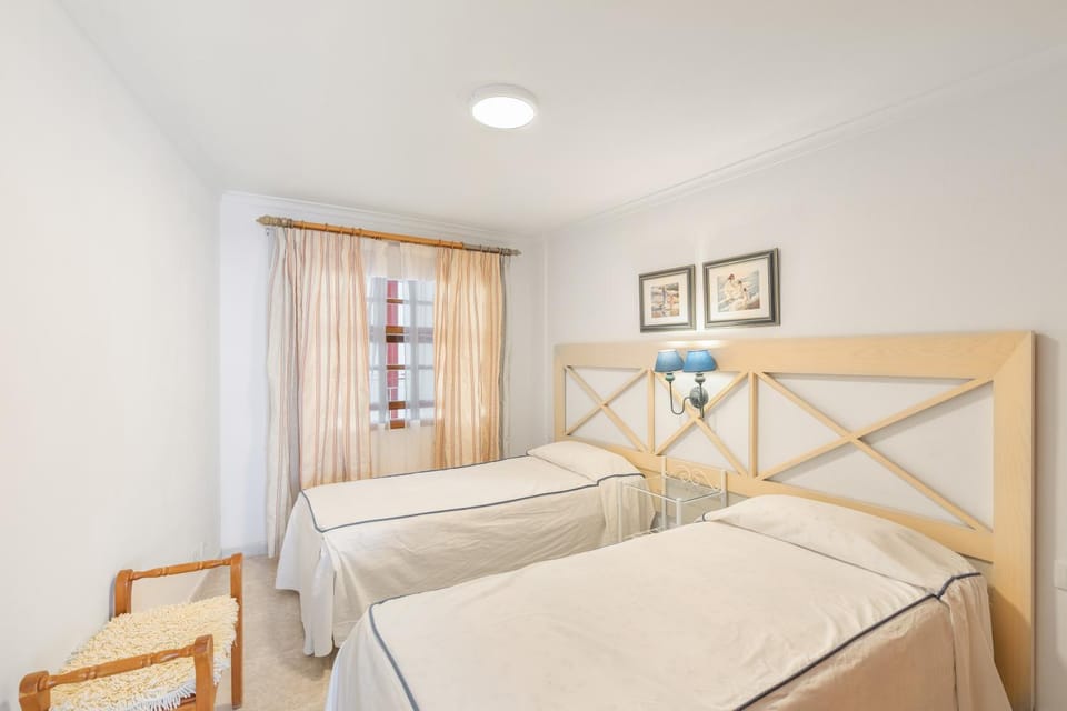 Property building, Living room, Bedroom