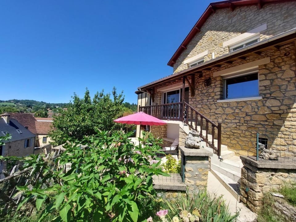 Property building, Natural landscape, Garden view