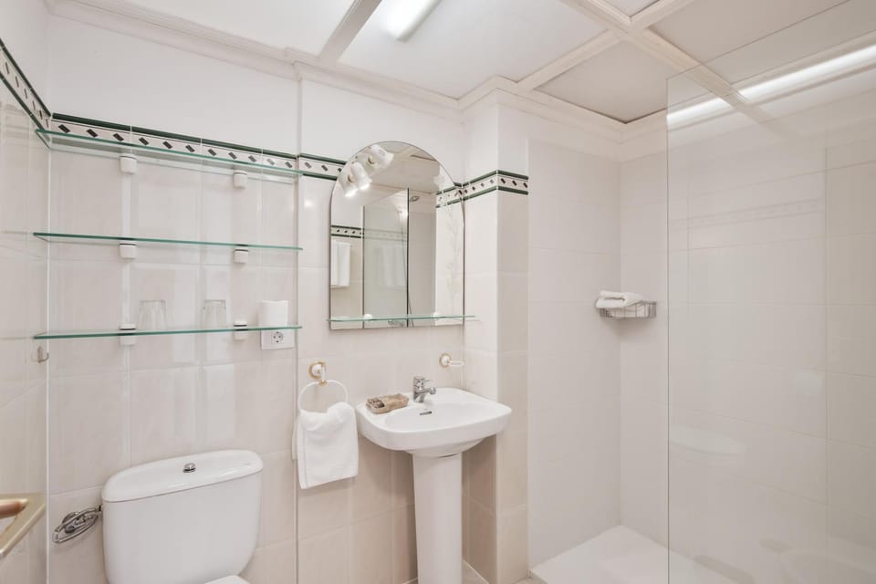 Bathroom, Living room