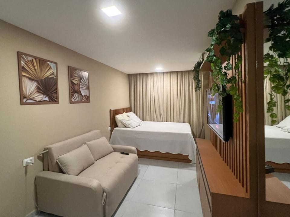 Bed, TV and multimedia, Living room, Photo of the whole room
