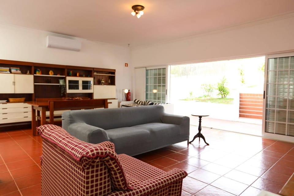 Villa Cuca Villa in Costa da Caparica