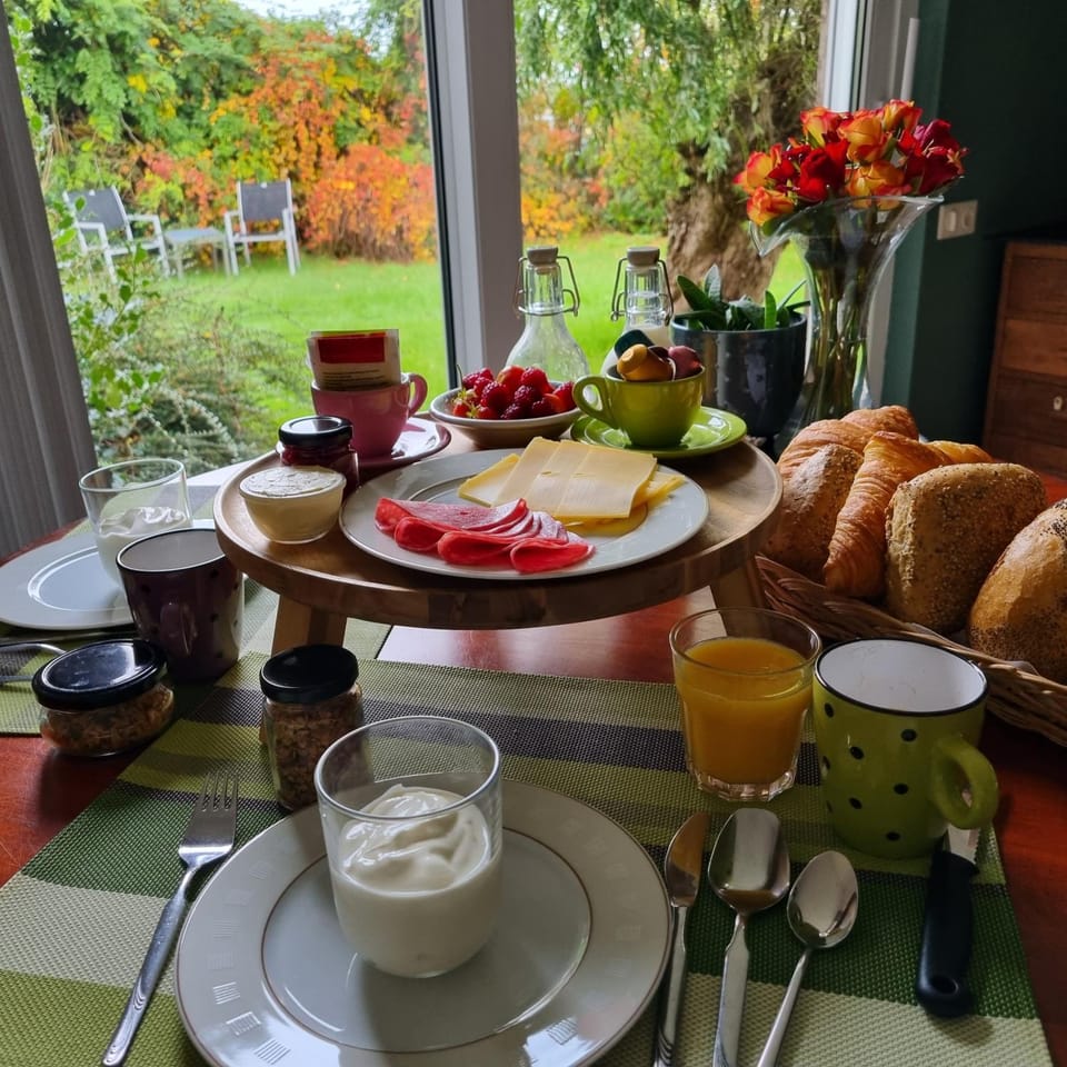 Food and drinks, Food, Breakfast, Continental breakfast