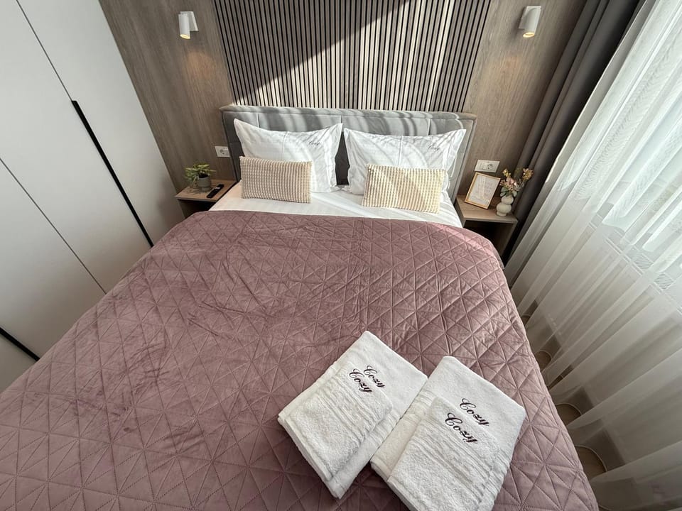 Property building, Bed, towels