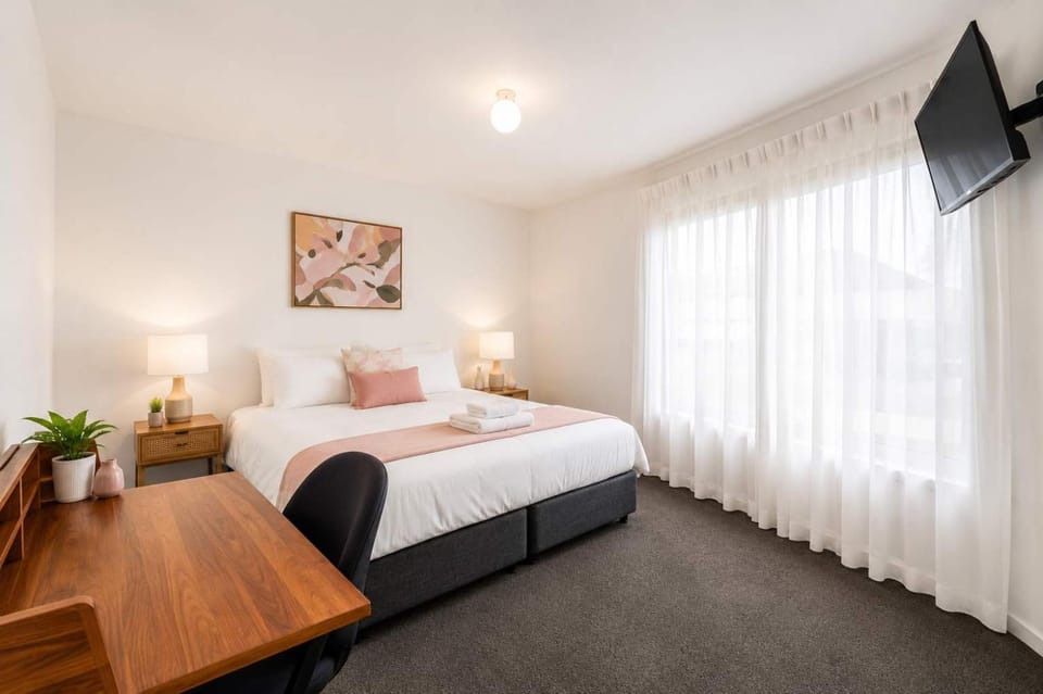 Modern Villa close to shops-10mins to City House in Bellerive