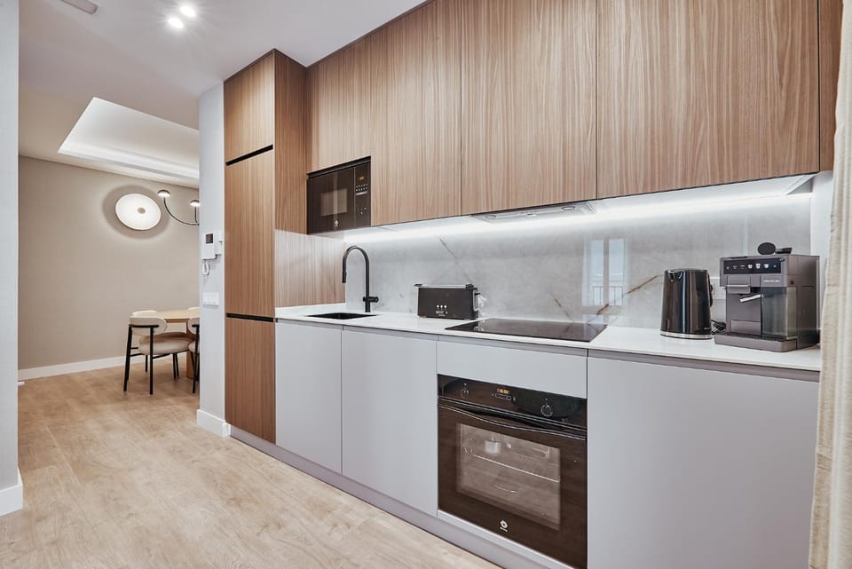 Coffee/tea facilities, Kitchen or kitchenette, oven, toaster