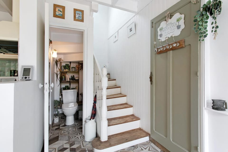 Property building, Bathroom, Living room