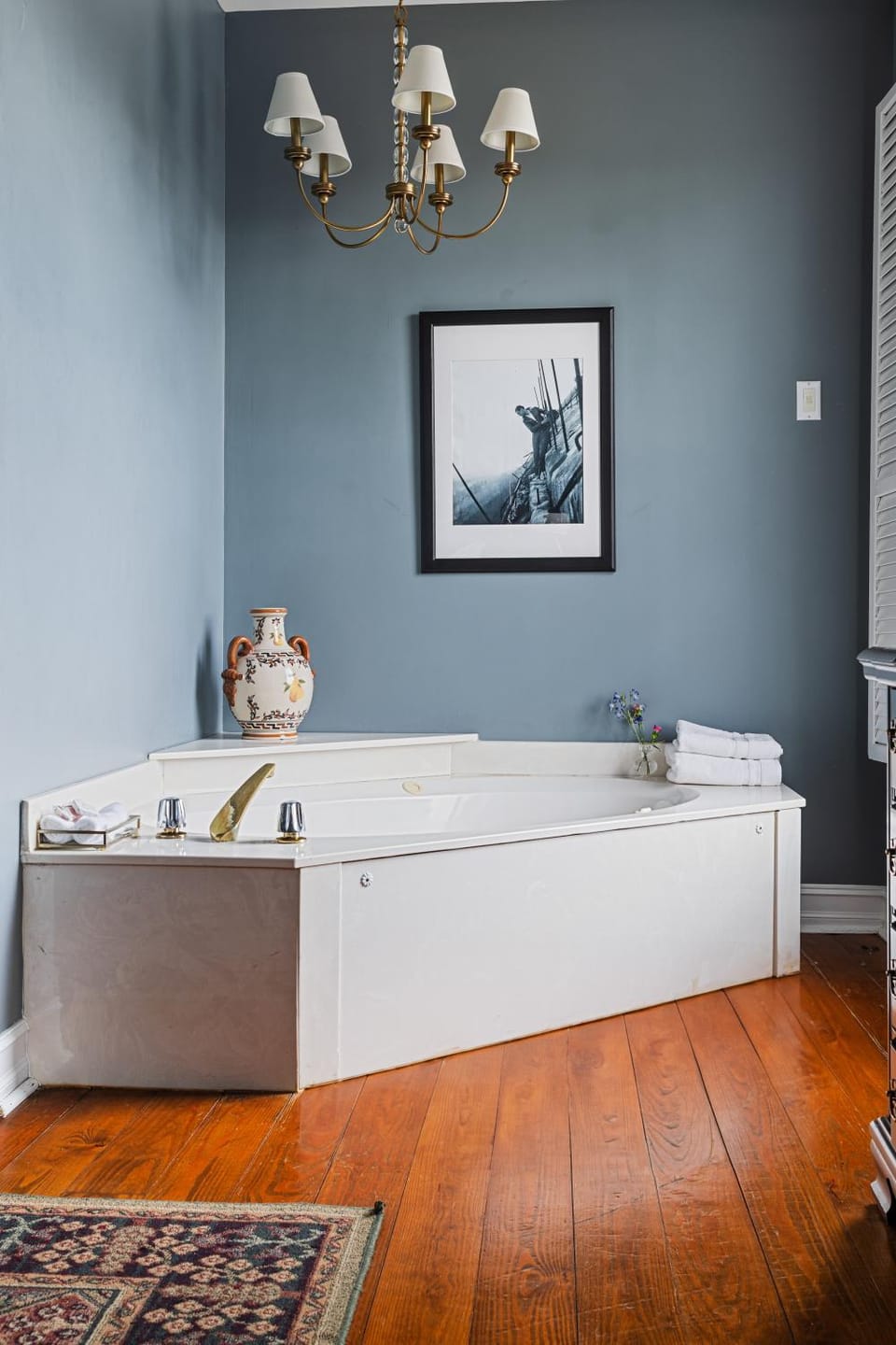 Hot Tub, Bedroom
