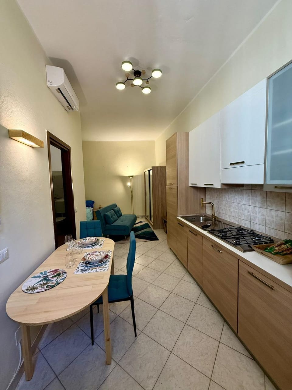 Kitchen or kitchenette, Living room, Dining area, pet friendly, stove, air conditioner