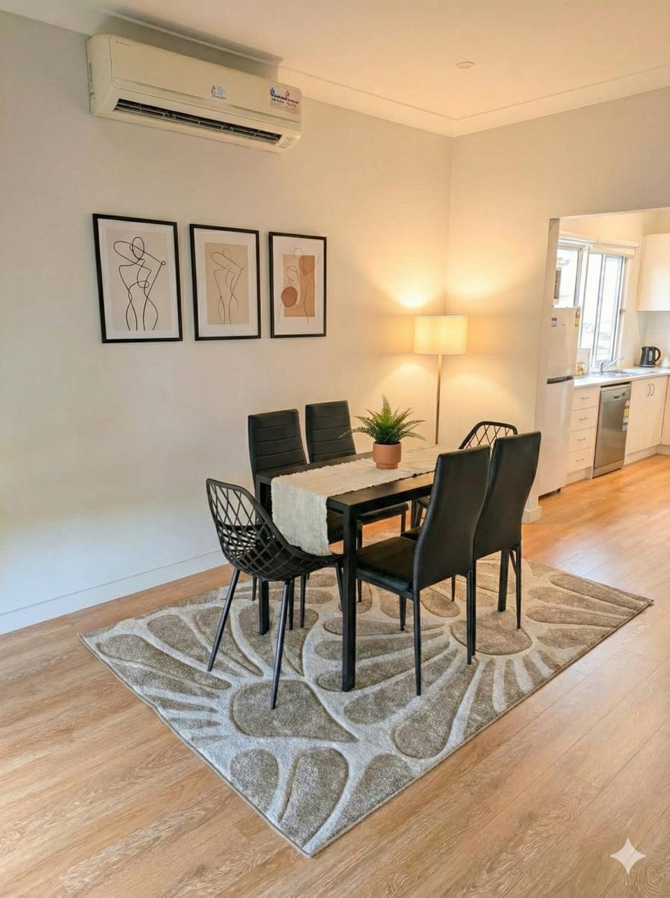 Kitchen or kitchenette, Decorative detail, Seating area, Dining area, air conditioner