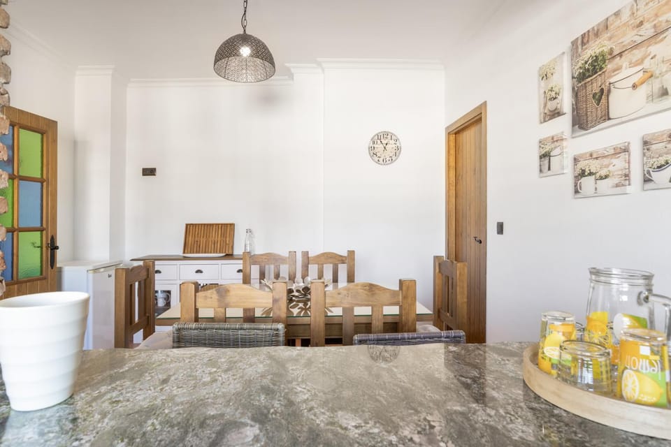 Property building, Kitchen or kitchenette, Living room