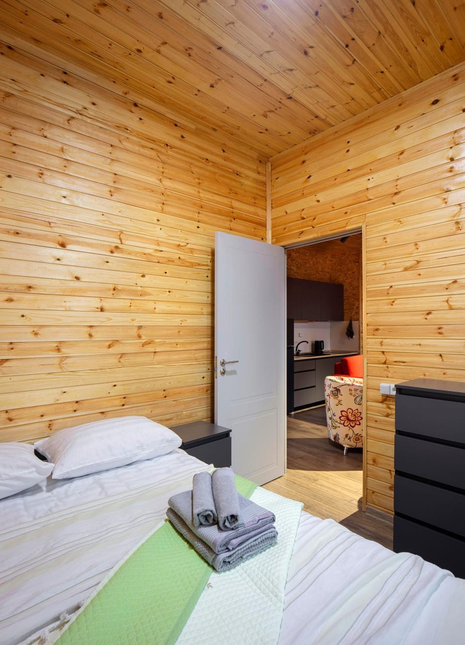 Bed, Kitchen or kitchenette, Photo of the whole room, Bedroom, wardrobe