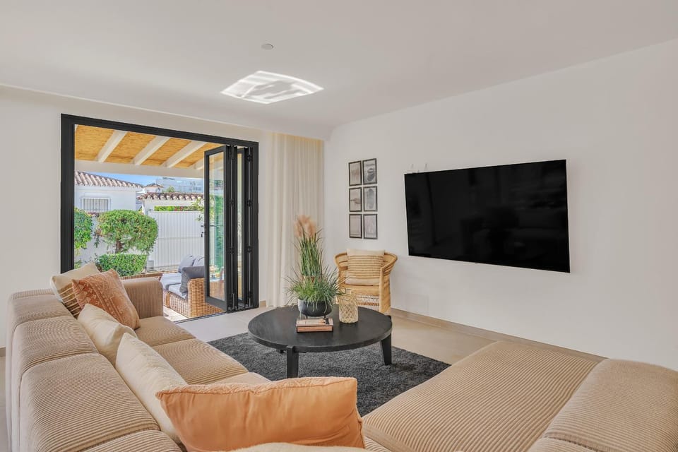 TV and multimedia, Living room, Seating area