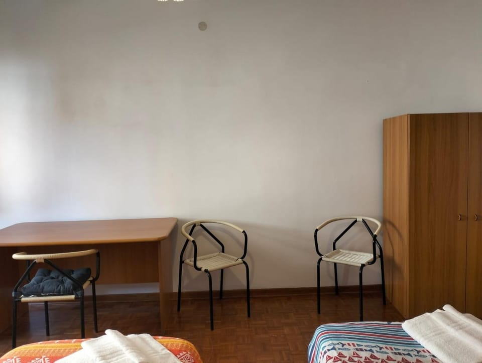 Bed, Photo of the whole room, Seating area, Bedroom, towels, wardrobe