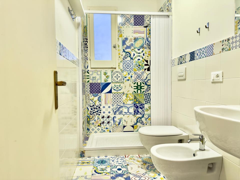 Shower, Toilet, Bathroom, bidet