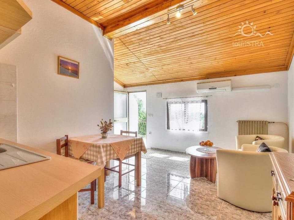 Living room, Dining area, kitchen