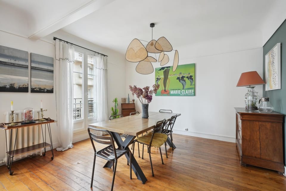 Seating area, Dining area