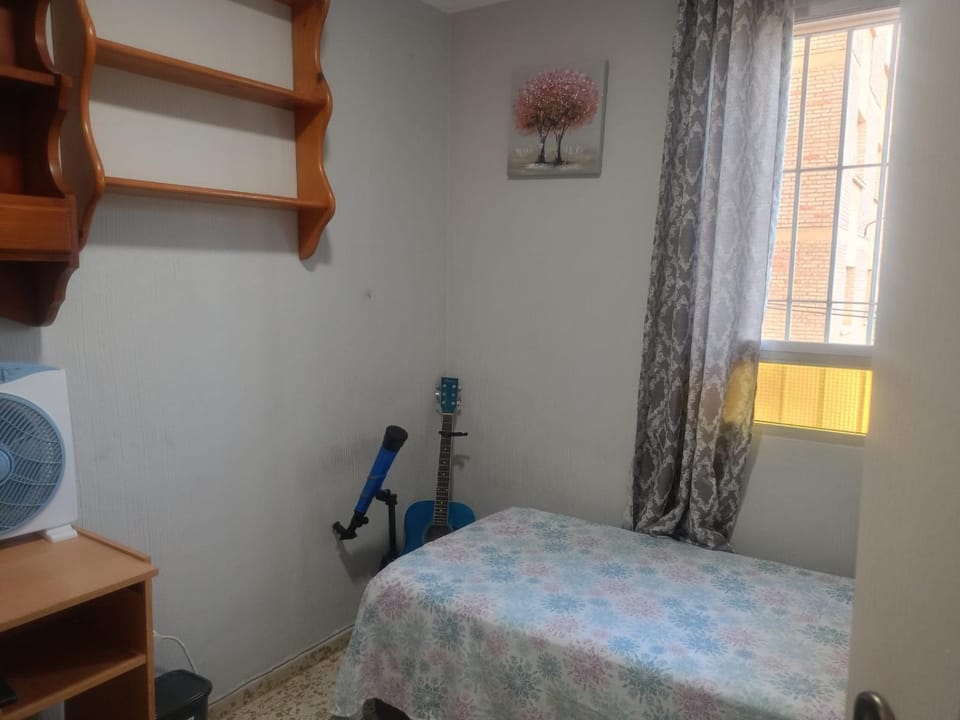 Habitación individual apartamento compartido Vacation rental in Malaga