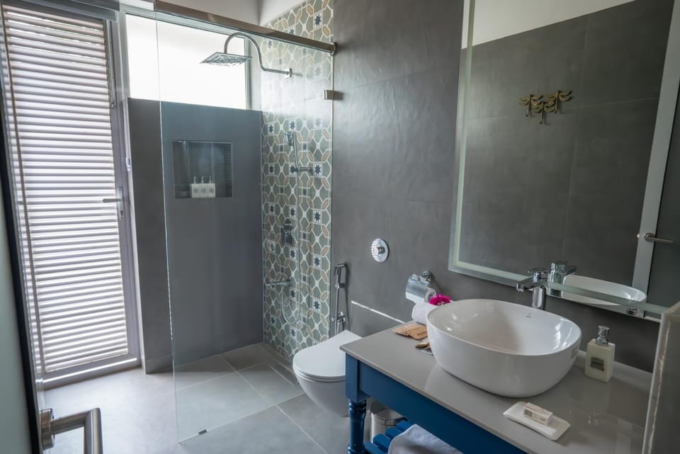 Shower, Bathroom, towels