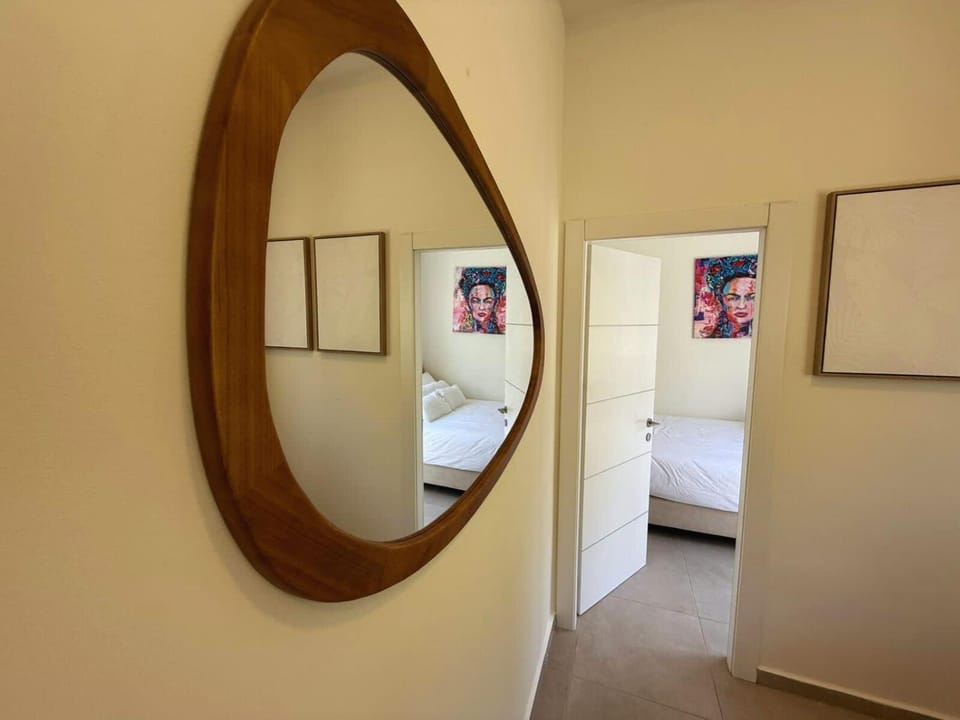 Cozy Getaway One Bed With Balcony On Ben Yehuda Blvd Apartment in Jerusalem