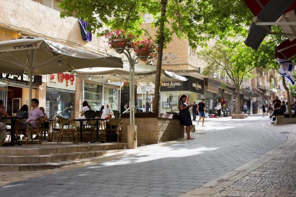 Cozy Getaway One Bed With Balcony On Ben Yehuda Blvd Apartment in Jerusalem