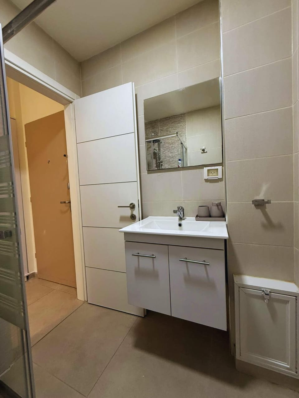 Cozy Getaway One Bed With Balcony On Ben Yehuda Blvd Apartment in Jerusalem