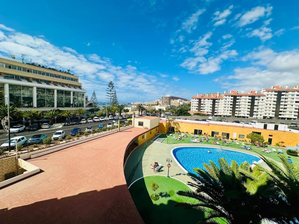 City view, Pool view, Location