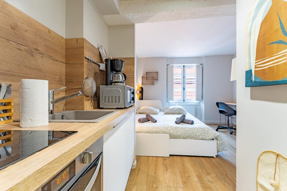 Kitchen or kitchenette, Living room, Seating area
