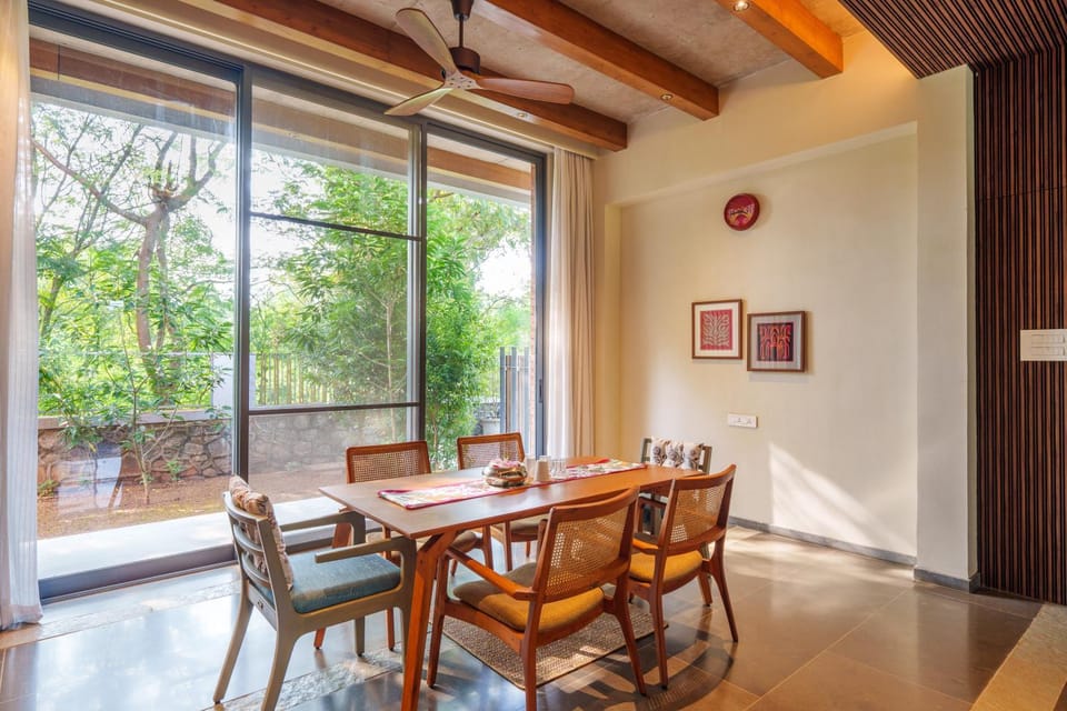 Dining area, Breakfast