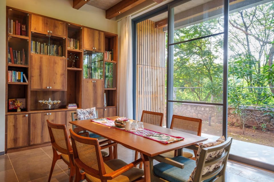Library, Dining area